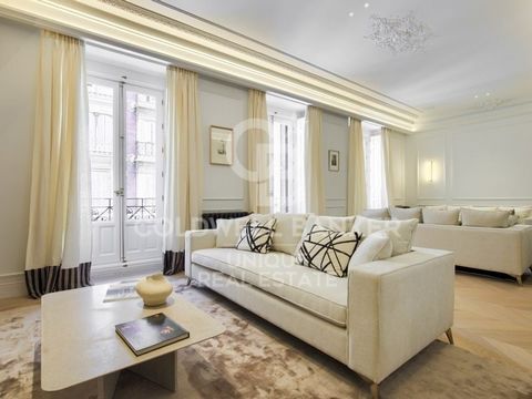 Coldwell Banker Unique presents a true gem of urban luxury with unparalleled views of El Retiro Park. Located on the prestigious Calle Academia, in the heart of Madrid's cultural mile and the coveted Jerónimos neighborhood, this exclusive 337 m² prop...