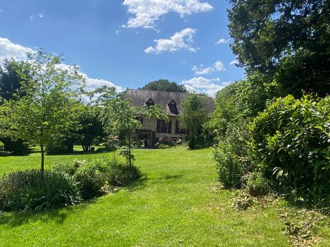 Calme, espace, lumière, proximité de Figeac et future voie verte.
