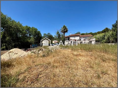 Terrain 1000m2 constructible avec maison T4 plain pied