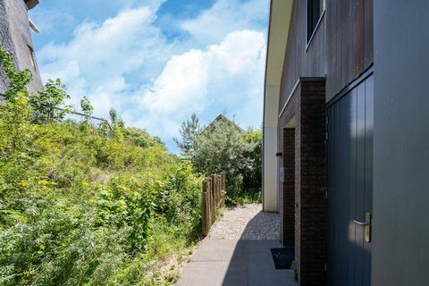 This charming dune villa is the perfect spot for a family getaway, offering a stunning location near the beach and under a traditional Dutch windmill. Situated in Egmond aan den Hoef, the villa is nestled within a newly built recreation park, surroun...