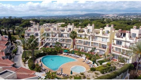 Wake up to tranquil views over the lush Vila Sol Golf Course in this refined four bedroom townhouse, set within the prestigious Palmyra gated community in Vilamoura. With a net area of 200m² + 70m², this elegant property combines modern design with e...