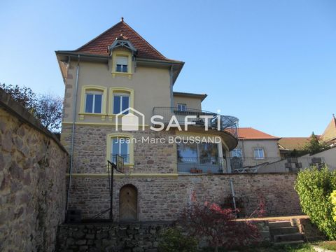 BELMONT DE LA LOIRE Maison de caractère 9 pièces