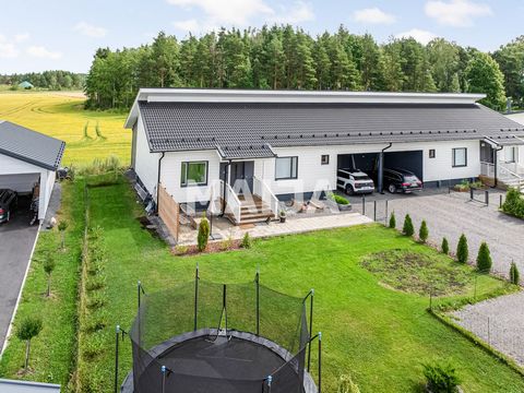 Neem contact op met de vertegenwoordiger voor meer informatie over deze accommodatie. Features: - Terrace