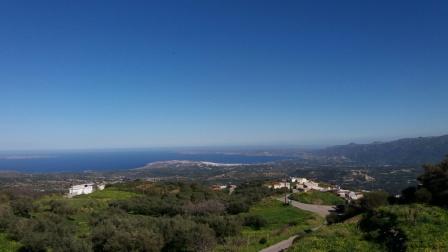 Chamezi: Terreno edificabile con fantastica vista sul mare. La trama è 3.940m2 all'interno della pianta del villaggio e gode di viste sul mare e sulle montagne. Ha un ottimo accesso e l'acqua e l'elettricità sono nelle vicinanze. Inoltre, la trama ha...