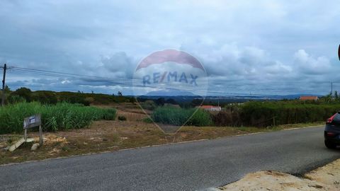 Description Land with registered area of 2500m², located in algar - Serra do bouro Lugar da Boavista, very well located and with magnificent views of the sea, with feasibility of construction.