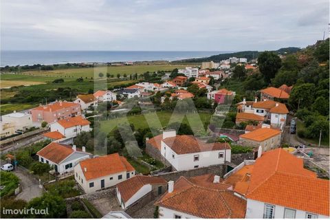 Kw presents this unique property: a very old house and very traditional moth, located in the region of Alto Minho, more specifically, in the parish of Afife, twelve kilometers north of the city of Viana do Castelo. Its proximity to the beach and the ...