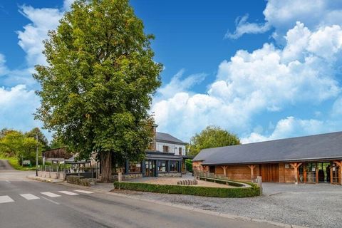 Recharge your batteries in the heart of the green Ardennes, at the end of a quiet cul-de-sac in Mont (Houffalize) at the top of a mountain in this holiday home. It offers a breathtaking view of the Ourthe valley. The house gives the feeling of being ...