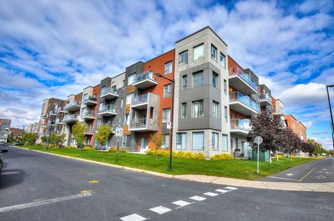 Welcome to this great condo, located in one of the most sought-after .Offering a great layout with one bedroom, an open-plan living and dining room, and large windows that flood the space with an abundance of natural daylight This condo provides an i...
