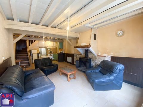 TOWN HOUSE It is at the exit of Lavelanet that I let you discover this town house with an area of approximately 105m² composed on the ground floor of a living room opening onto a kitchen. You will also find a laundry room and a bathroom with WC. Upst...
