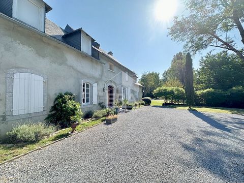 Exclusively in your agency ERA Anglade Immobilier, come and discover this beautiful Bigourdane type house with outbuildings. On a plot of more than 4200 m² with trees, this house of character of about 240 m² has very beautiful volumes and offers qual...