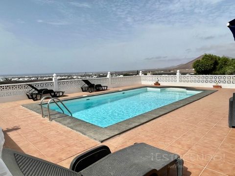 Estupendo Real Estate is Introducing a stunning independent house located in the peaceful area of Tahiche, offering breathtaking panoramic views of the sea. This luxurious property boasts 4 spacious bedrooms, 2 bathrooms including one in the unique C...