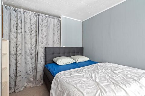 Recently renovated vacation apartment, perfect for a getaway with family or friends. This two-bedroom apartment is ideal for stays of up to six people. The first bedroom is equipped with bunk beds and a double bed, while the second bedroom offers a c...