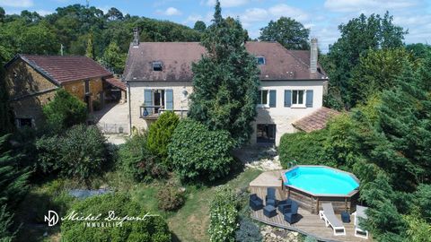 Maison avec gîtes sur 1.3 ha de parc boisé