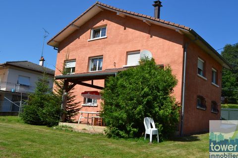 Im Herzen eines beliebten Dorfes Belfort präsentiert Tower Immobilier dieses schöne traditionelle Haus aus den 1970er Jahren mit einer Fläche von 150 m2 bestehend aus: Im Untergeschoss befinden sich 1 große Garage mit Sektionaltor, 1 Eingangshalle, 1...