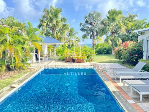 Located in a very sought-after, quiet and pleasant area, this villa offers an exceptional living environment. Composed of a living room, an open kitchen, 4 bedrooms and 3 bathrooms, the generous volumes and bright rooms will seduce you. The living ro...