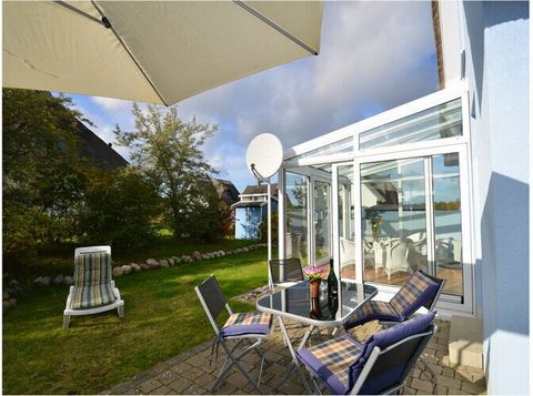 Rêve de vacances dans une maison de vacances au toit de chaume, à seulement 220 m de la plage de la mer Baltique, 2 chambres, jusqu'à 4 personnes avec WiFi, jardin d'hiver, les animaux sont les bienvenus !