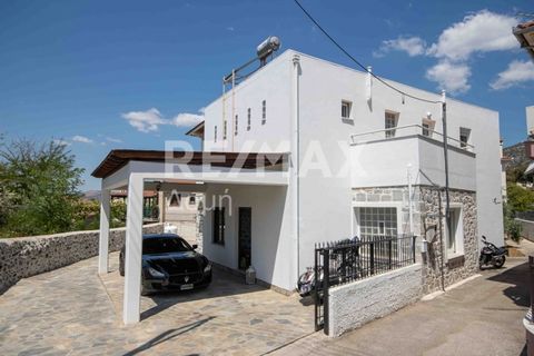 Agia Paraskevi - Volos : Exclusively available for sale is a two-storey house (Energy Class C) 167.61 sq.m. of luxurious construction, built on a plot of 233.74 sq.m. , fully furnished and equipped (furnishing photos). The residence, built in 2003 wi...