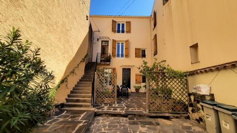 Medieval village with all shops and restaurants, cafes, primary and secondary schools, commercial centre, 15 minutes from Beziers, 25 minutes from the motorway and 25 minutes from the coast. Charming village house located in a picturesque setting, of...