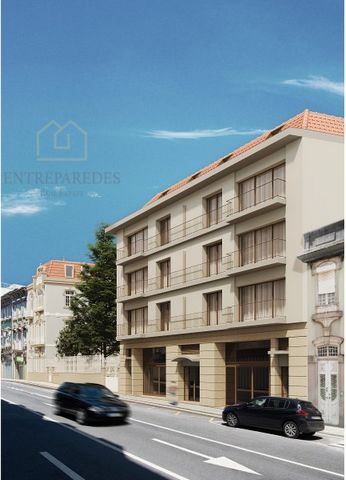 3 bedroom duplex flat with balcony and garage for sale in the centre of Porto - Rua de Camões. This building is part of the emblematic 'Camões 800' project, but with separate entrances. It is located in the famous Rua de Camões, in the city centre of...