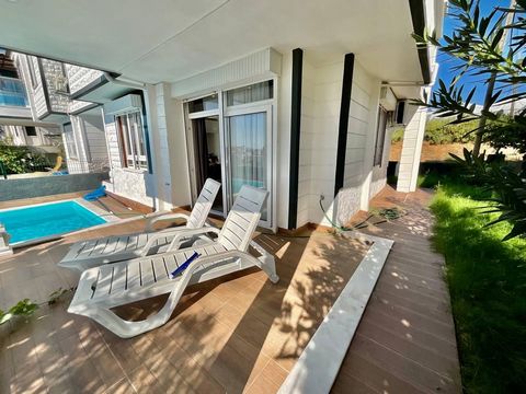 Villa 3+1, 120 m2, 2 étages Entièrement meublé Salles de bains 1 Toilettes 2 Balcon 1 Distance de la mer 900 m Piscine extérieure Jardin CCTV Internet Année de construction 2016 BHV-677