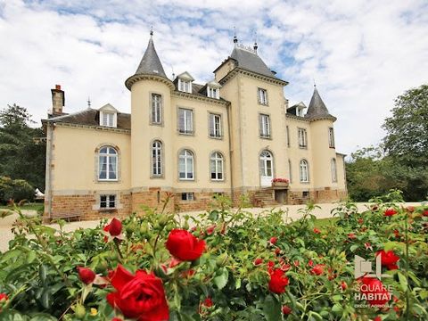 Square Habitat à l'honneur de vous présenter ce magnifique Château situé en Plein coeur de la Nature. Une perle rare, nichée au milieu d'un domaine verdoyant de 32 hectares. Profitez de l'élégance intemporelle et du charme authentique de cette demeur...