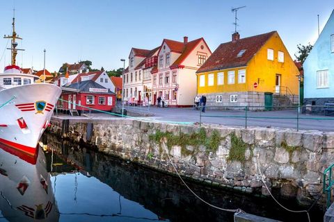 Parque de vacaciones Gudhjem & # 8212; vacaciones en la isla soleada Casas de vacaciones en estilo Bornholm a 10 minutos del puerto ya 5 minutos de la playa. El punto de partida de la familia para los viajes a Helligdomsklipperne, Paradisbakkerne, Ch...