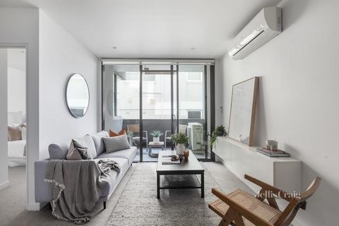 Blijken van belangstelling Dit strakke appartement met twee slaapkamers biedt een ongeëvenaarde omgeving voor onderhoudsarm, eigentijds wonen op een vooraanstaande locatie in Melbourne en biedt een perfecte gelegenheid voor diegenen die op zoek zijn ...