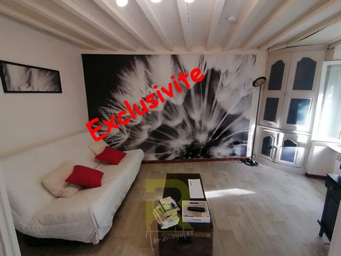 Completely renovated 60 m² house with an integral attic of more than 30m² to give free rein to your creativity. This house on 2 levels with 2 large bedrooms, shower room, separate toilet and beautiful living room with open kitchen. A very beautiful f...