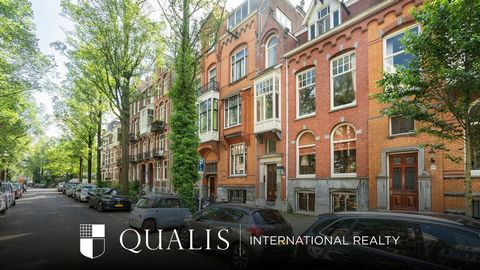 This unique house with charming bay window, new foundation and beautiful garden is located at van Eeghenstraat 167, one of the most prestigious streets in Amsterdam. This beautiful, tree-lined street offers an oasis of peace and greenery, in the midd...