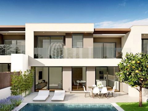 New 4-bedroom villa with 280 sqm of gross construction area, private saltwater pool, parking, and garden, in the Villa Citrina condominium in Almancil, Algarve. It is equipped with bamboo flooring, floor-to-ceiling doors, an alarm system, home automa...