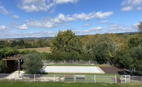 Villa avec grand terrain arboré