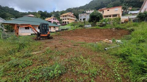 Terrain 799 m² Sainte-Marie avec permis