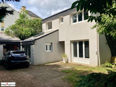 Emplacement idéale pour cette jolie maison.