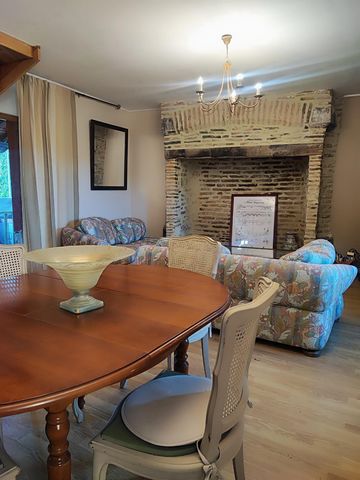 ### **Charmante maison de village restaurée avec vue sur le Lot, à 2 minutes de Cahors**