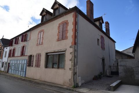 Immeuble de 4 appartements avec terrain