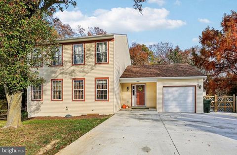 Price Improvement!! Welcome to 10603 Hunters Chase Lane, a beautifully maintained home in the heart of Damascus. Nestled in the desirable Sweepstakes neighborhood on a cul de sac, this home offers both modern updates and a prime location close to sho...