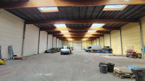 Bâtiment d'activité ou de stockage de 1228 m² avec une hauteur de 7 mètres en ZI d'ANNEZIN