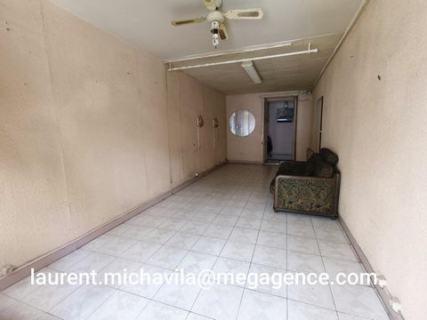 Appartement en rez de chaussée deux pièces 44m2 avec cave, à rénover