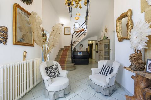 Maison noble de cinq chambres sur une parcelle de 10600m2