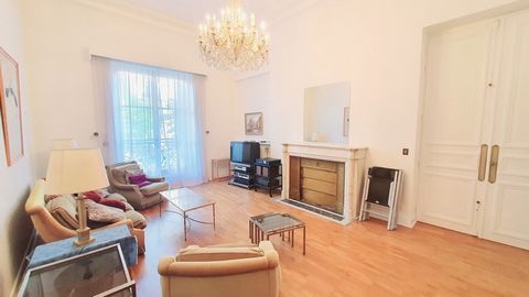 Dpt Paris (75), à vendre PARIS 8EME ARRONDISSEMENT appartement T2 de 85 m²