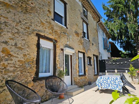 Corps de ferme 300 m² habitable + 1,2 ha de terrain attenant