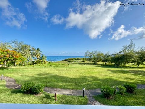 A VENDRE STUDIO VUE MER DANS VILLAGE TROPICAL EN BORD DE PLAGE - SAINTE ANNE