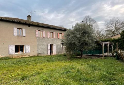 Maison d’environ 160 m2 à finir de rénover sur un terrain de 350m2