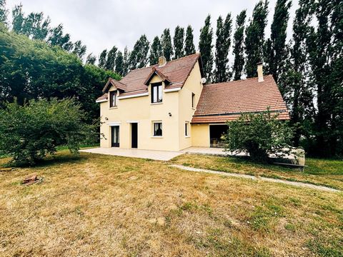 Maison d'architecte au coeur de la nature-volumes et potentiel.