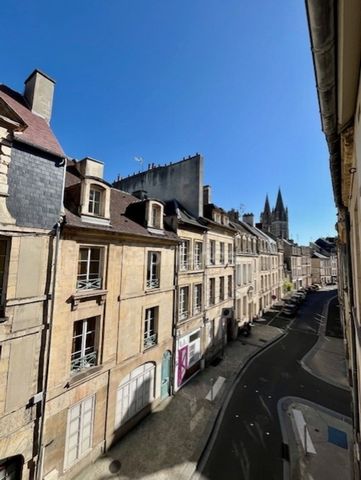 Appartement T1 rue Saint Martin Caen hypercentre ancien