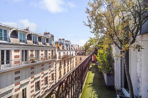 Fairway Luxury Real Estate vous présente, en plein cœur du quartier prisé des Arts et Métiers, ce magnifique appartement de 92 m² de surface au sol (88 m² Loi Carrez), situé au 5ᵉ étage d’un immeuble ancien desservi par ascenseur, niché dans une rue ...