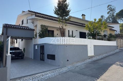 Property ID: ZMPT579624 I present you this cozy and versatile villa, located in the town of Antuzede, 10 minutes from Coimbra. Inserted in a plot of 430 m², with about 180 m² of living area, this property offers all the conditions for those looking f...