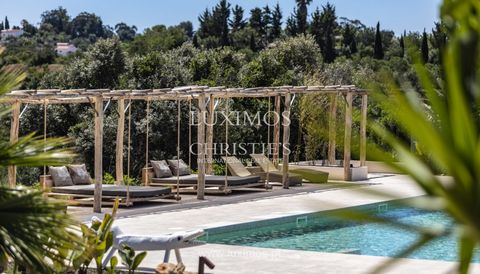 Property sale, situated on a hill with 3.7 hectares, offers different types of accommodation. The property consists of: Five luxury Glamping tents and campsite , common area with kitchen , reception , toilets , showers and laundry . Two private villa...