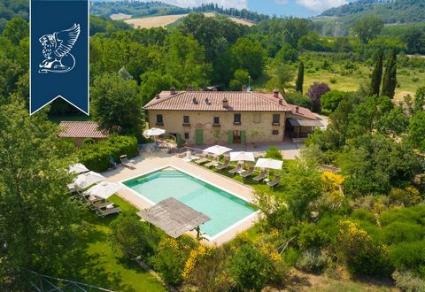 This stunning property with an agritourism resort is for sale in Colle di Val D'Elsa near the medieval town of San Gimignano, offering stunning panoramic views of Tuscany's leafy hilly landscape, halfway between Florence and Siena. Composed...