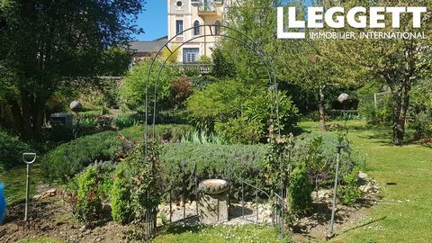 A18012 - Amazing Bourgeoise house, built in 1900. Large basement (100m2)with 4 workshops (one heated), 3 storage rooms, wine cellar. Romantic garden with topiary, gloriette, raised pond, fountains, Nordic tub. English garden with herbaceous borders a...